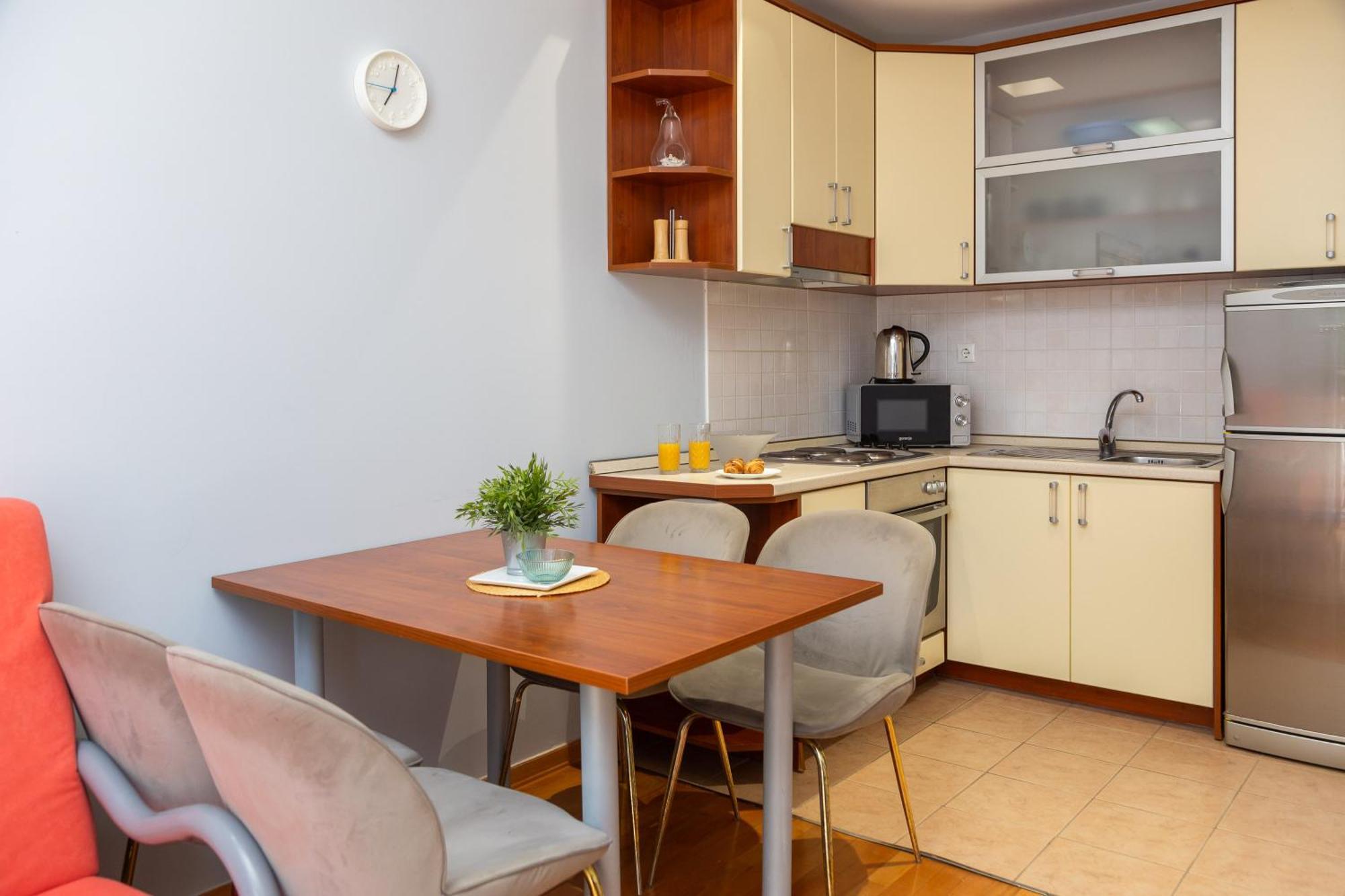 Brkic Apartments With Private Parking ماكارسكا المظهر الخارجي الصورة