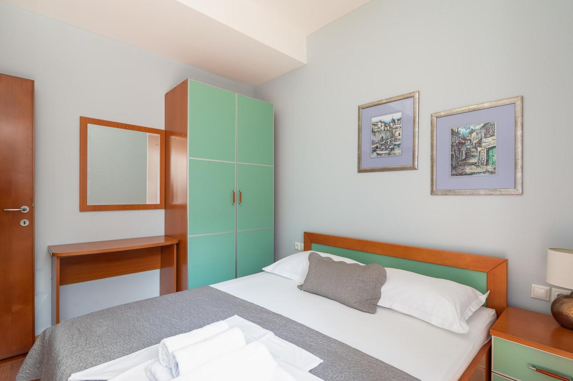 Brkic Apartments With Private Parking ماكارسكا الغرفة الصورة