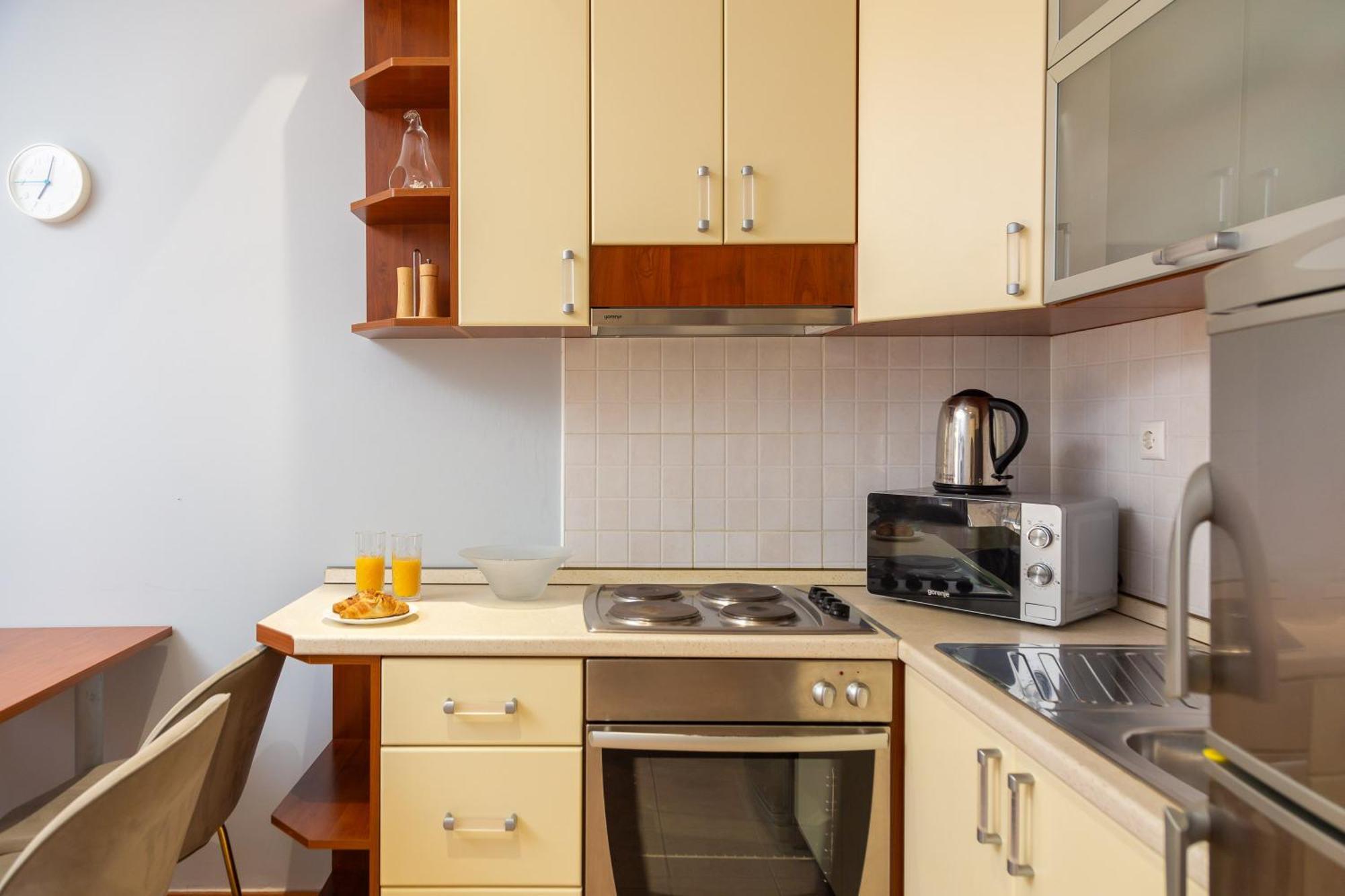 Brkic Apartments With Private Parking ماكارسكا الغرفة الصورة